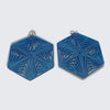 Pendientes Mandala hexagonal en color azul glitter.